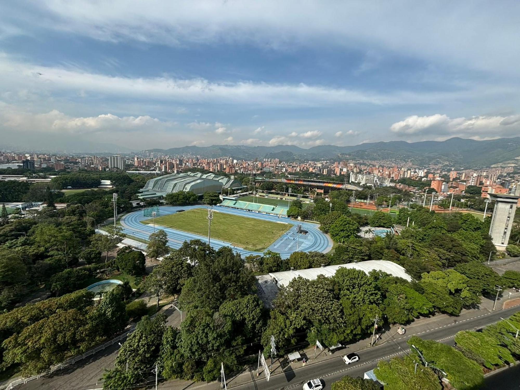 Tequendama Hotel Medellin - Estadio Экстерьер фото