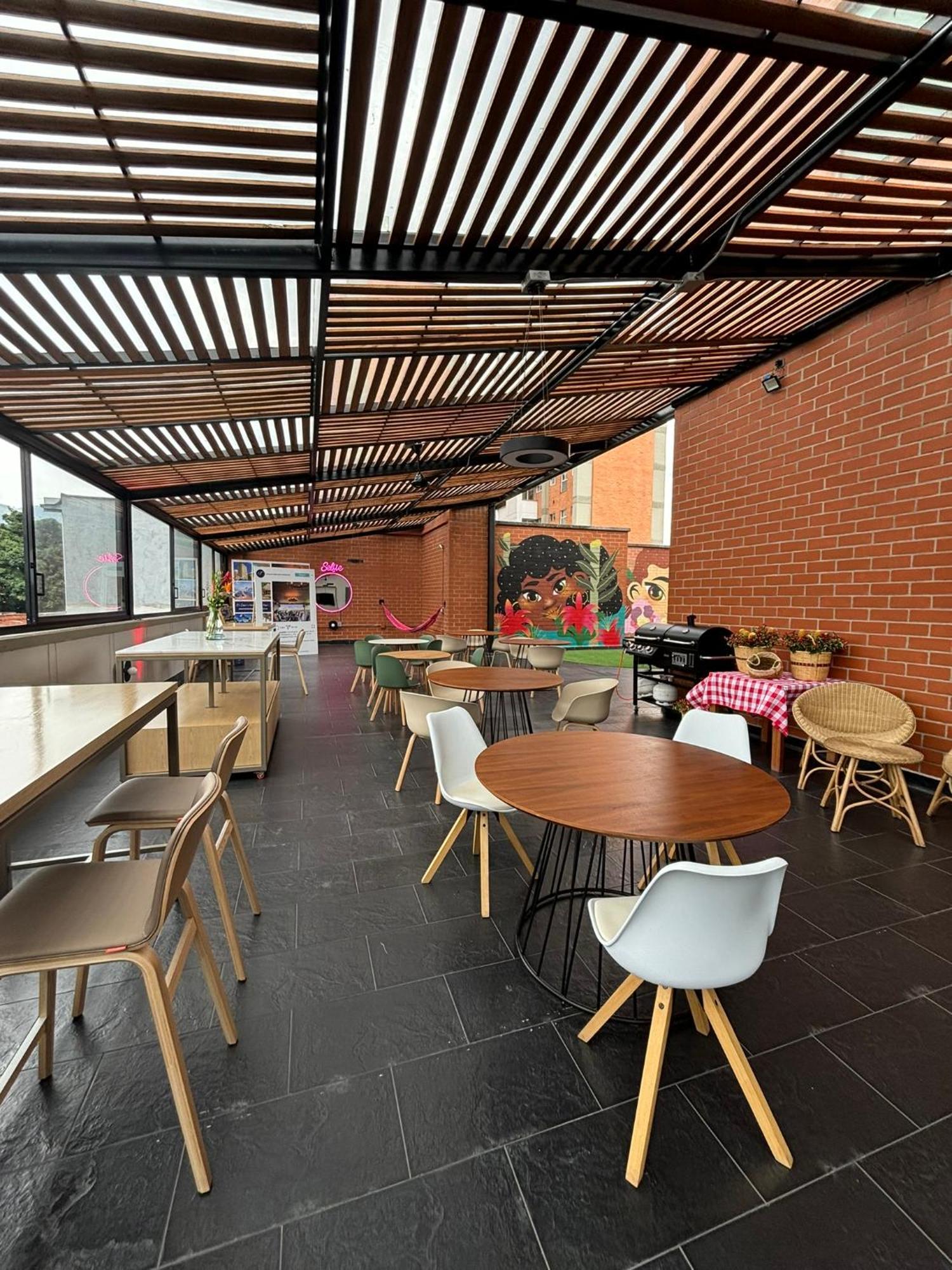 Tequendama Hotel Medellin - Estadio Экстерьер фото