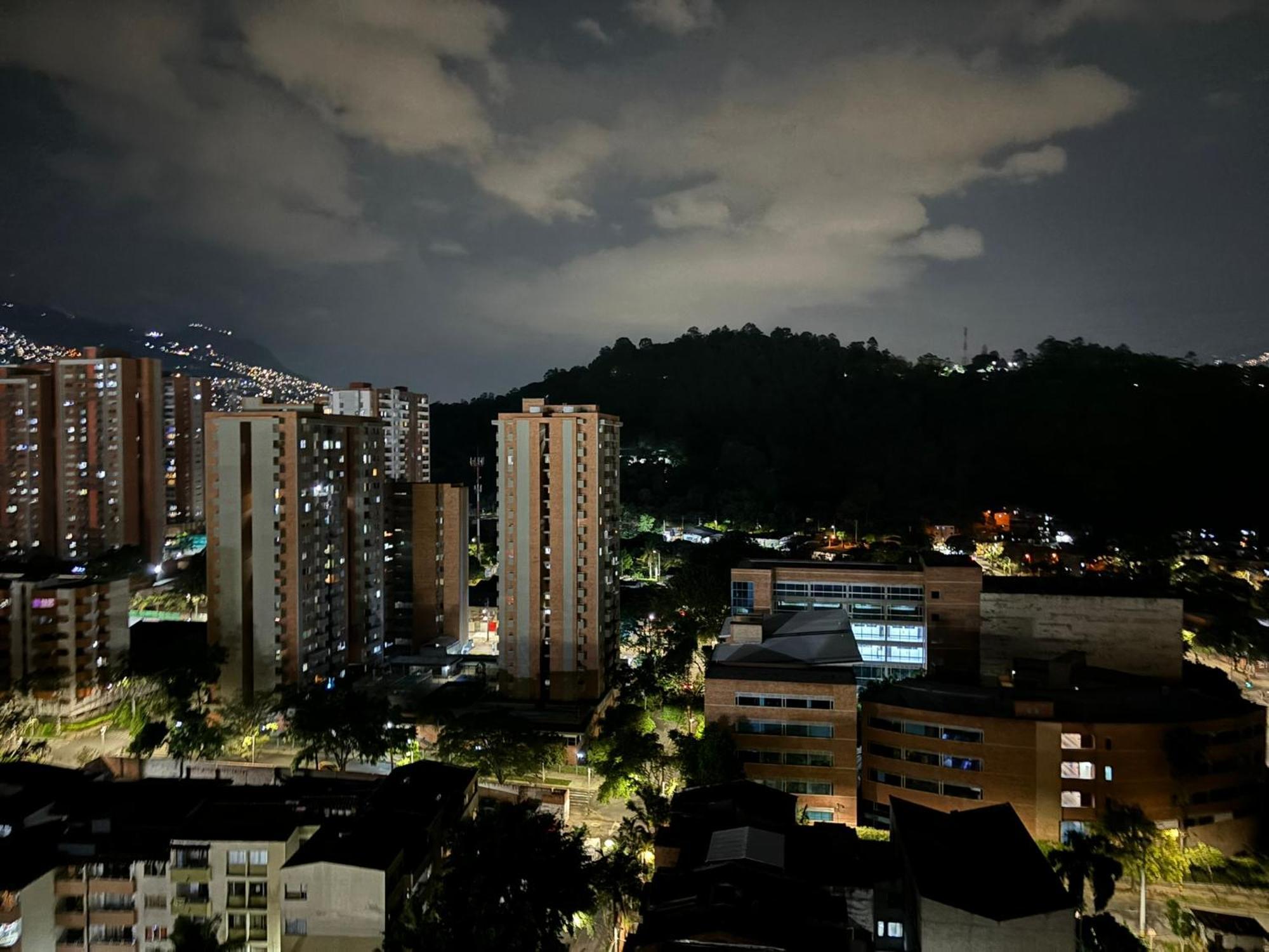 Tequendama Hotel Medellin - Estadio Экстерьер фото