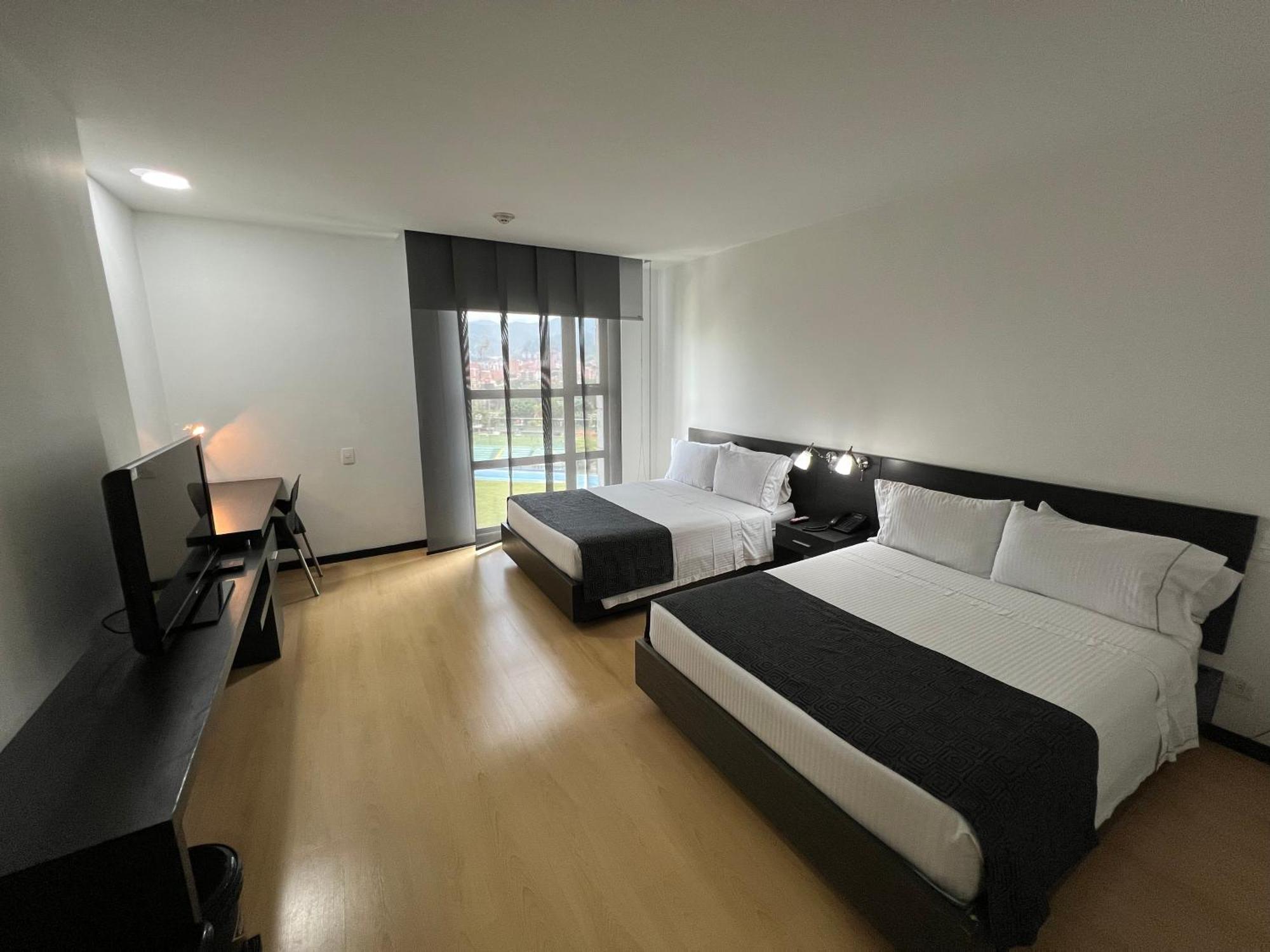 Tequendama Hotel Medellin - Estadio Экстерьер фото