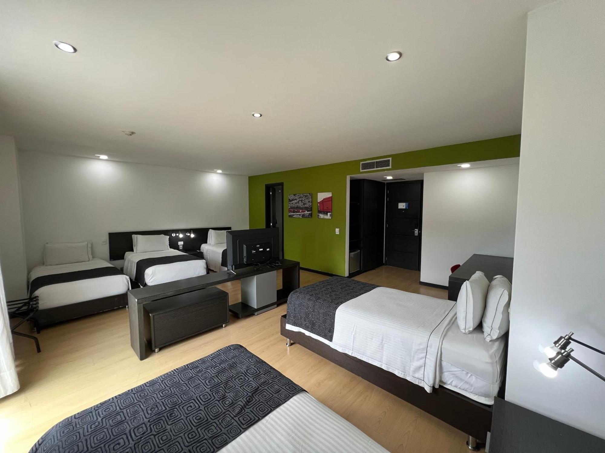 Tequendama Hotel Medellin - Estadio Экстерьер фото